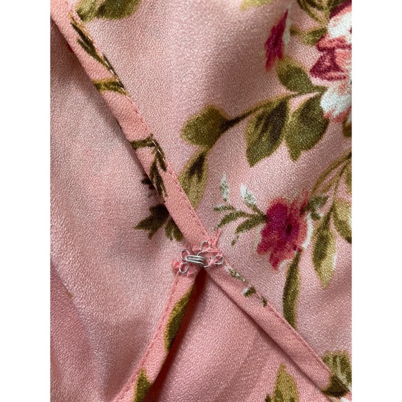 Pink floral dress 💕 - Picture 6 of 9